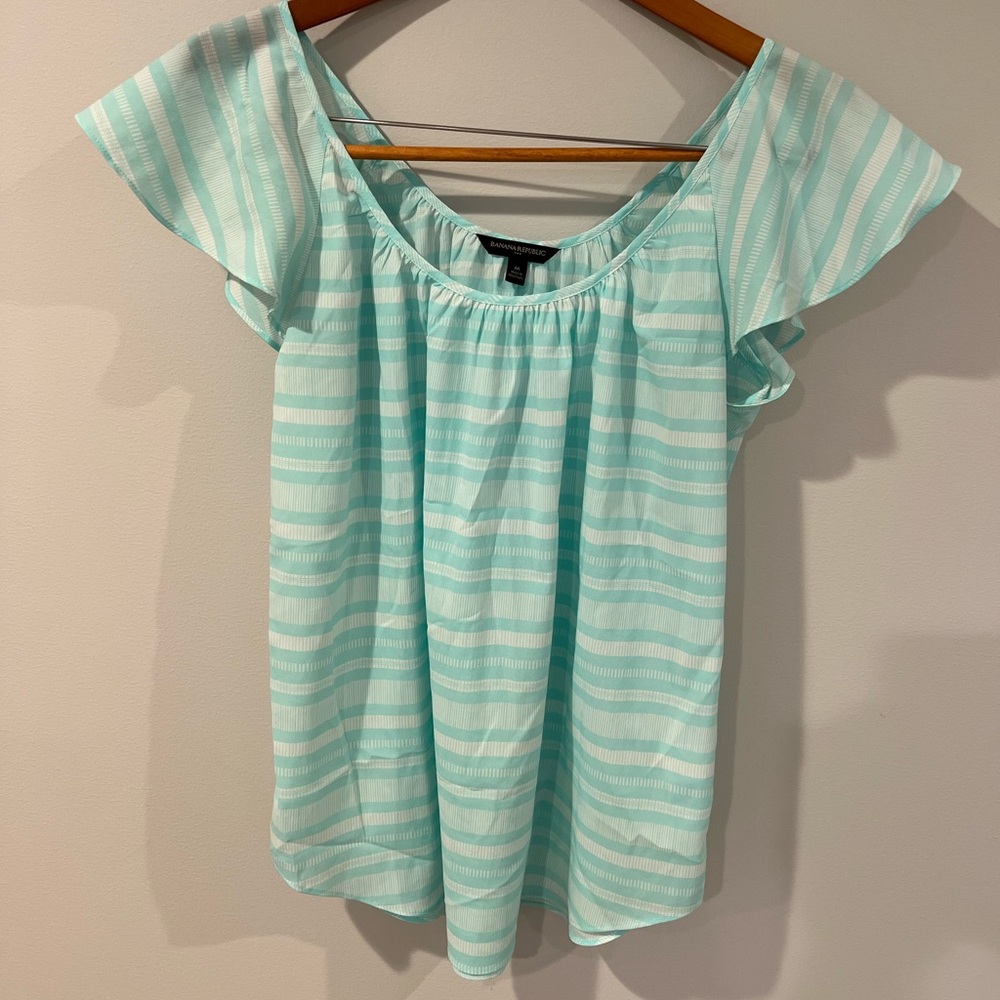 COPY - Banana Republic Size Medium Light Weight Flowy Top